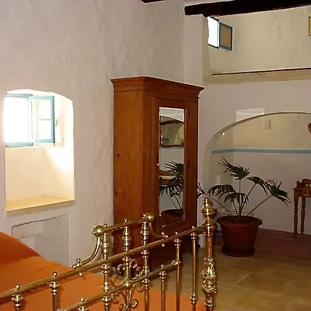 Spacious Comfortable, Traditional Villa- Large Private Pool, Terraces Views Gozo