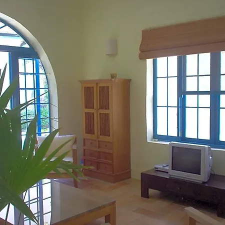 Spacious Comfortable, Traditional Villa- Large Private Pool, Terraces Views Gozo